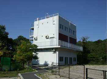 環境調和型建材実験棟全景の写真