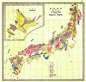 1889年（明治22年）に出版された日本最古の地質総図の写真