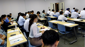 「講演会の様子」の写真