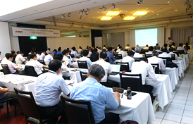 「講演会の様子」の写真