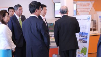 安倍首相ご視察写真２