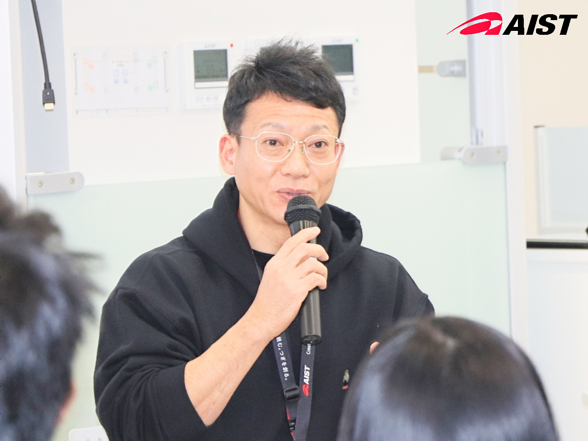 自己紹介する小島さん