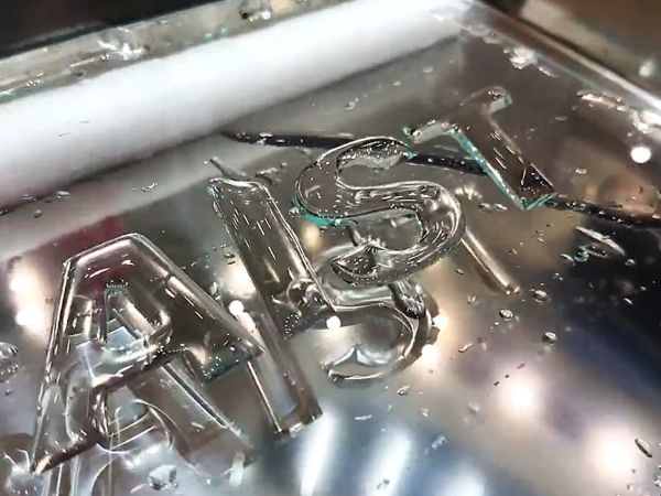 滴のサイエンスイメージ画像