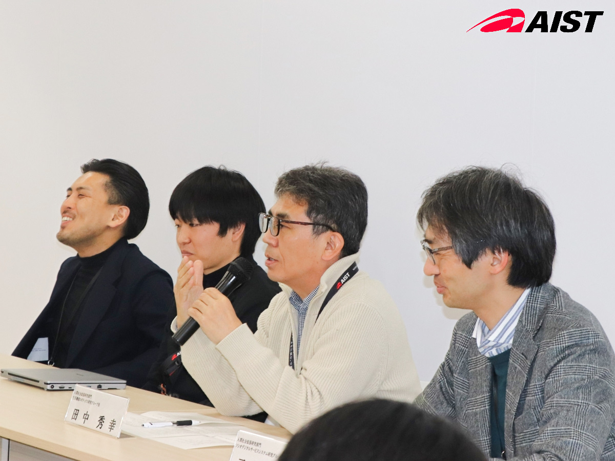 質問に応える田中さん