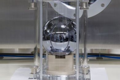 Photo: Silicon single-crystal sphere