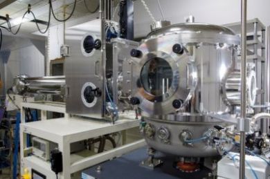 Photo: Vacuum balance for measuring mass of silicon single-crystal sphere with high accuracy