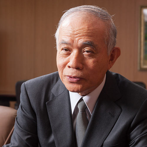 中鉢理事長の写真