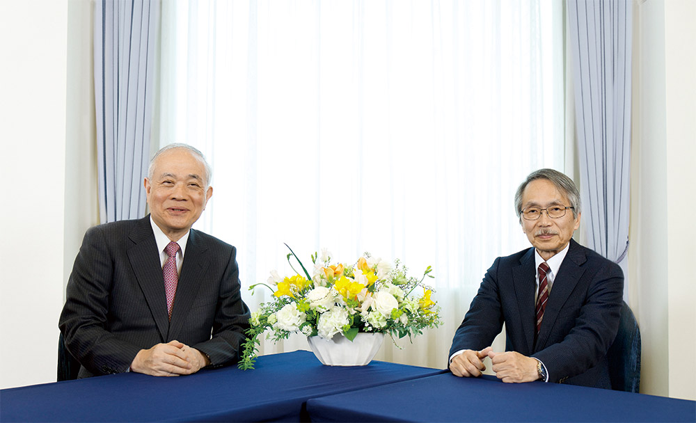 中鉢理事長と井邊前理事長の写真