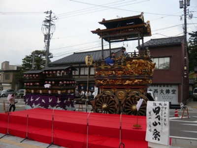 「ユネスコ無形文化遺産」の曳山祭の写真