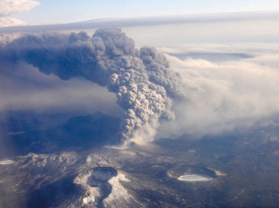 2011年1 月27 日霧島火山新燃岳の準プリニー式噴火の画像