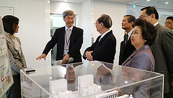 アチャカー工業大臣見学の写真