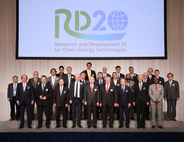 G20各国の国立研究所等のリーダー集合写真