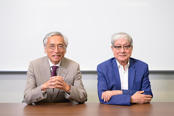 研究者2人の写真