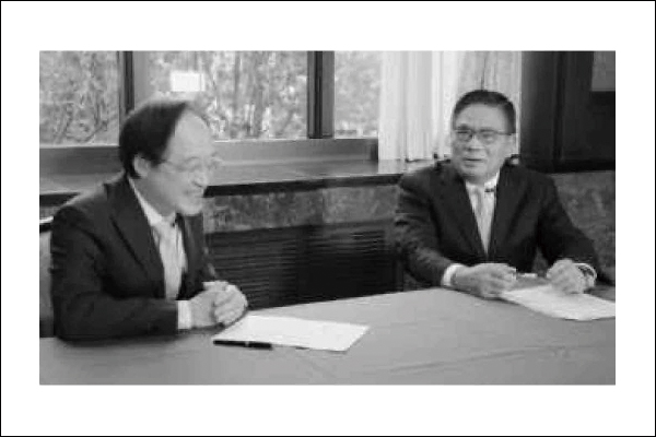 益センター長（写真左）（写真右は石原理事長）