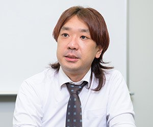 窪澤 駿平特定集中研究専門員の写真