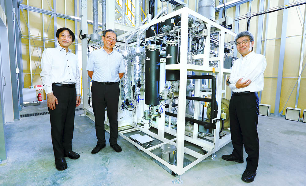 研究者3人の写真