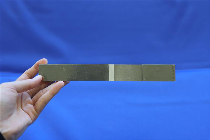 引張せん断強度の評価に用いる試験片の写真