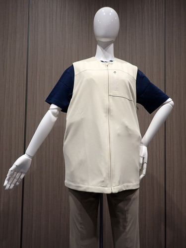 着るエアバッグ「あすほ」の写真