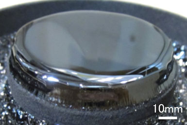 高速成長した高品質n型SiCバルク単結晶の写真
