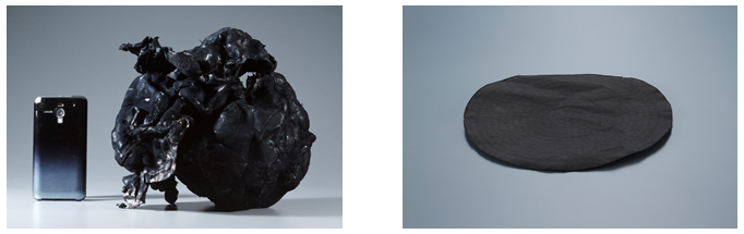 開発した工業生産プラントで合成した単層カーボンナノチューブの塊（左）とシート状に加工した高純度の単層カーボンナノチューブ（右）の写真