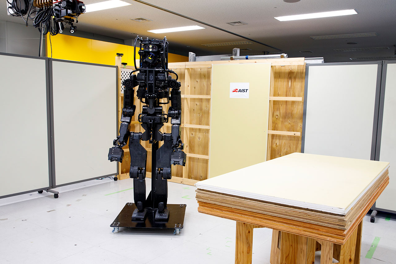 egetræ kind Kollegium AIST:Research Highlights, Toward a Society where Humanoid Robots do Heavy  Labor in place of Humans