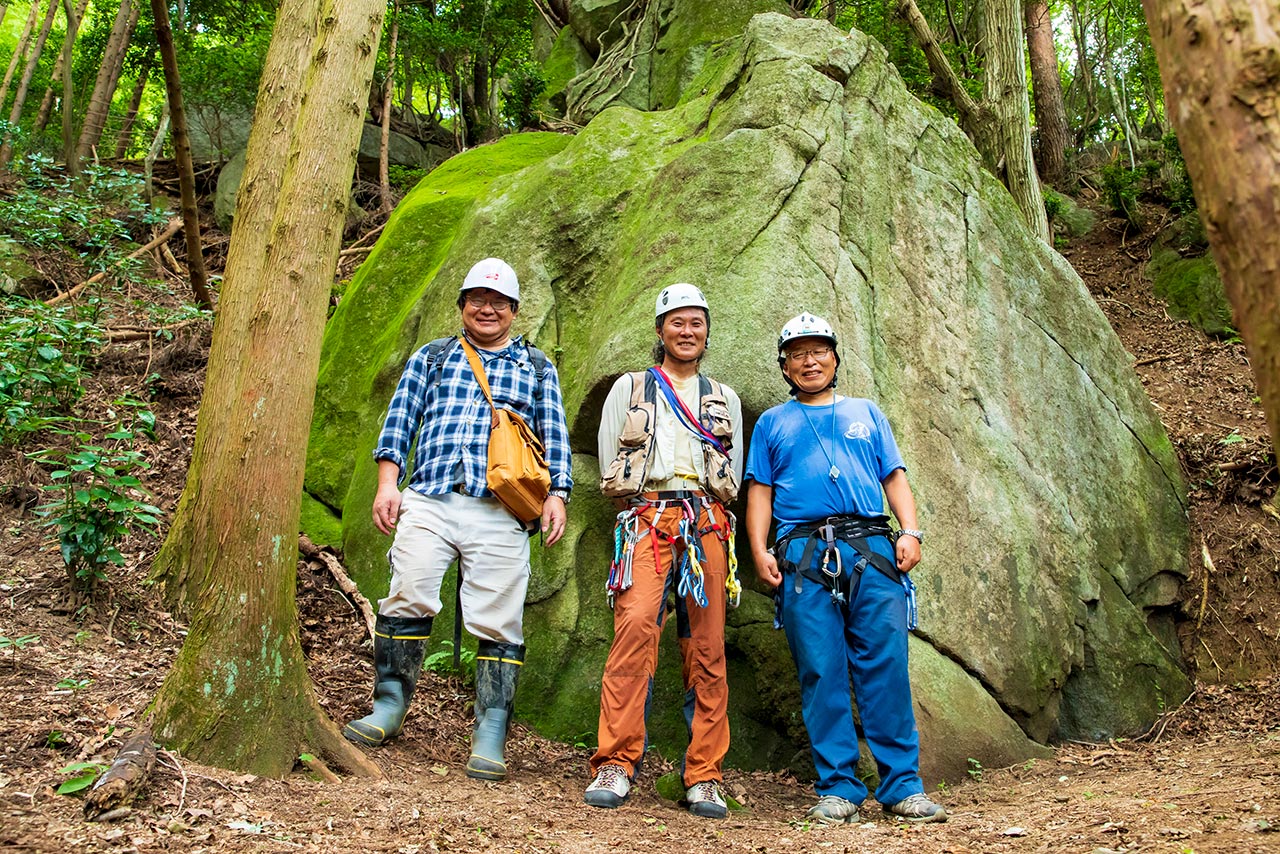 長森主任研究員、古川主任研究員、中澤研究グループ長の写真