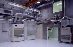 高温高圧実験室の写真