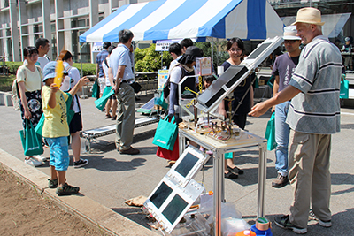 サイエンスコーナー「もっと知りたい太陽電池！」の写真1