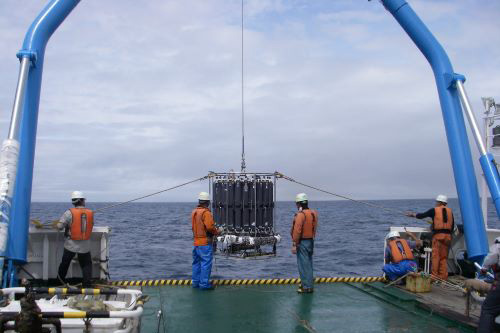 海と、CO2と、マイクロプラスチックのイメージ画像