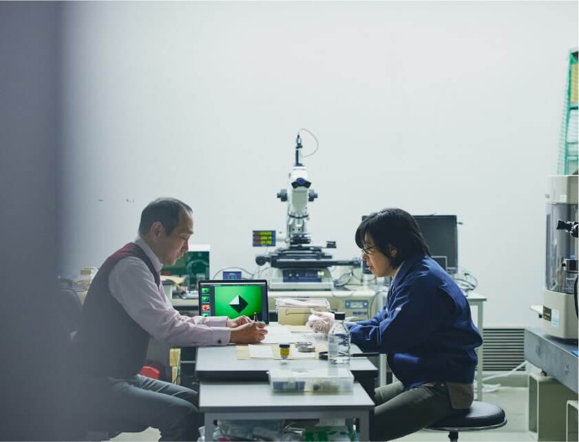 産総研働く姿のロール画像
