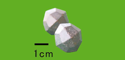 24面体結晶の写真