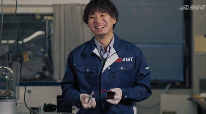 次世代太陽電池を「初号機」でつくる。の背景画像